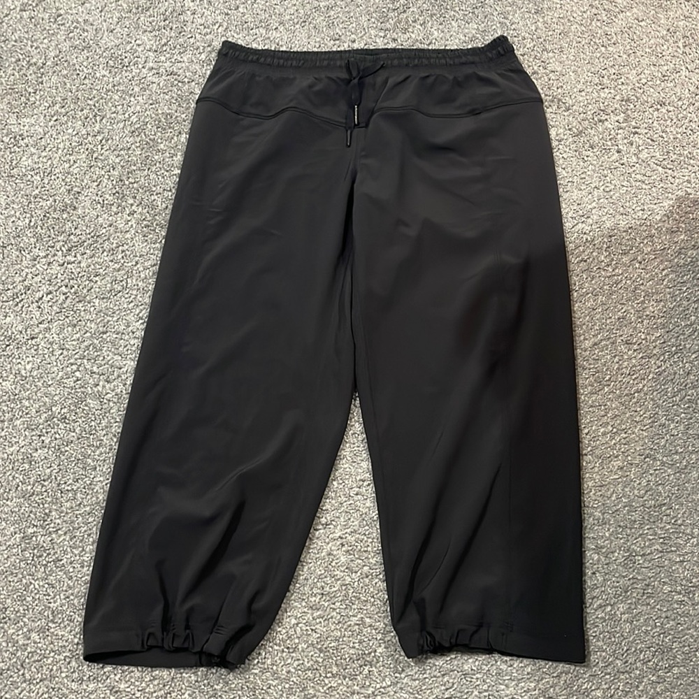lululemon black capris